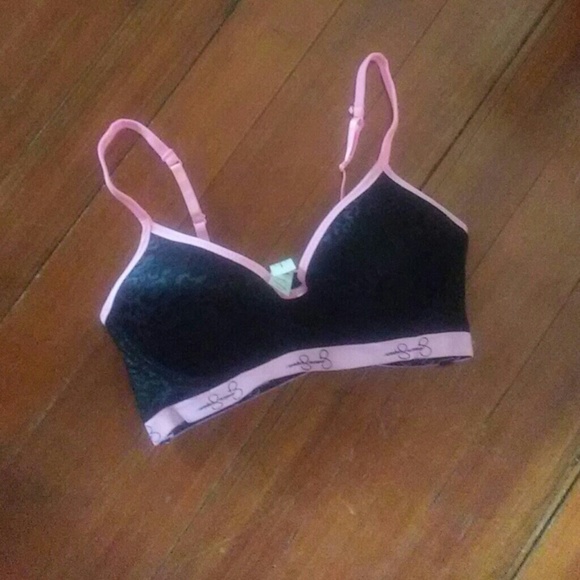 Jessica Simpson Other - Jessica Simpson sports bra Jessica Simpson Other - Jessica Simpson sports bra